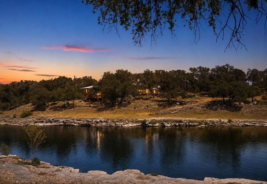 2609 Oak Ridge Drive, Spicewood