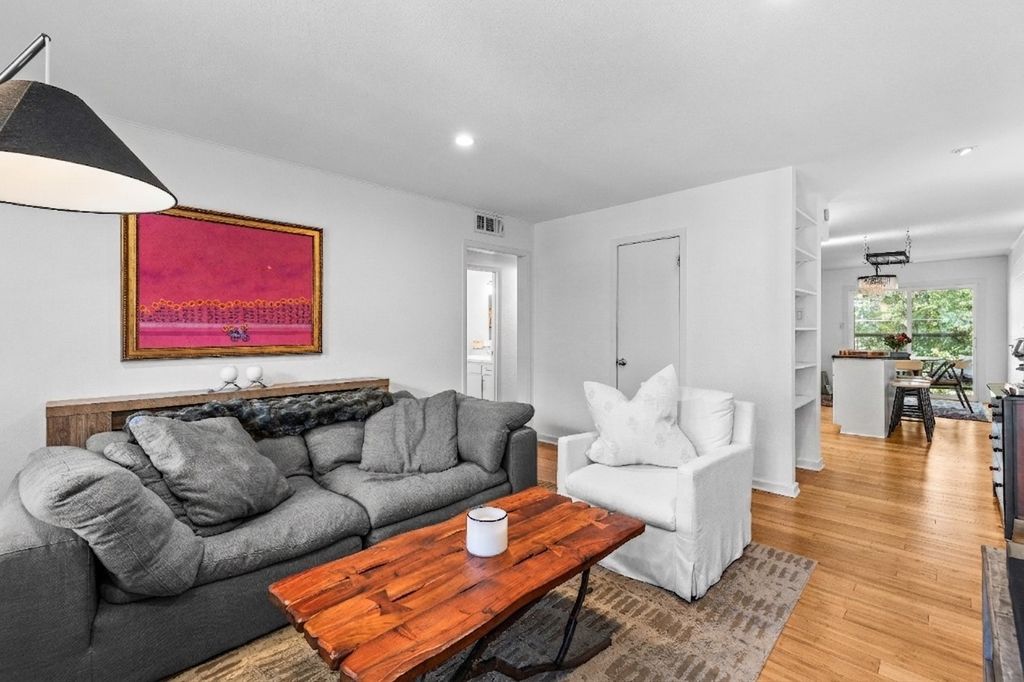 2303 East Side Drive 210, Austin