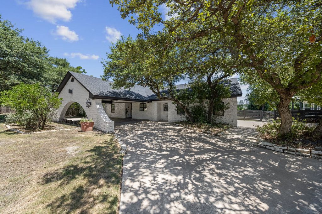 349 Arrowhead Point Road, Belton