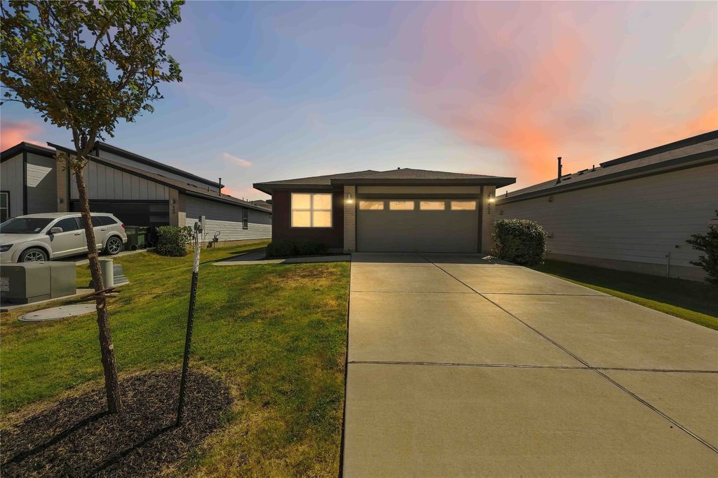 453 Agave Azul Way, Leander