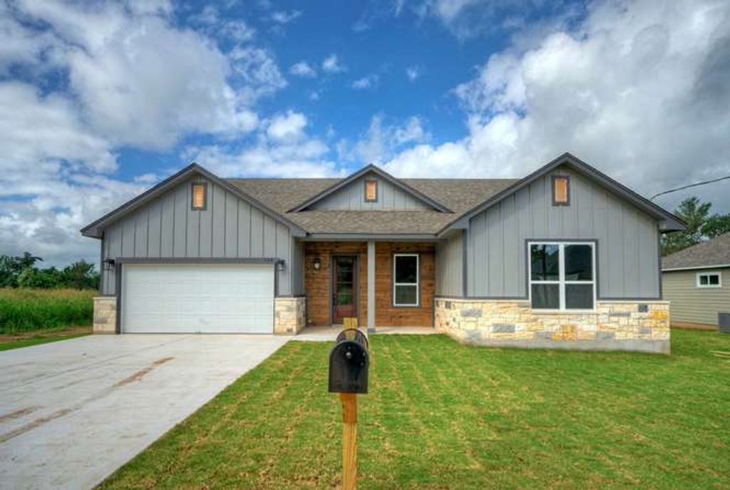 139 Waimanalo Drive, Bastrop