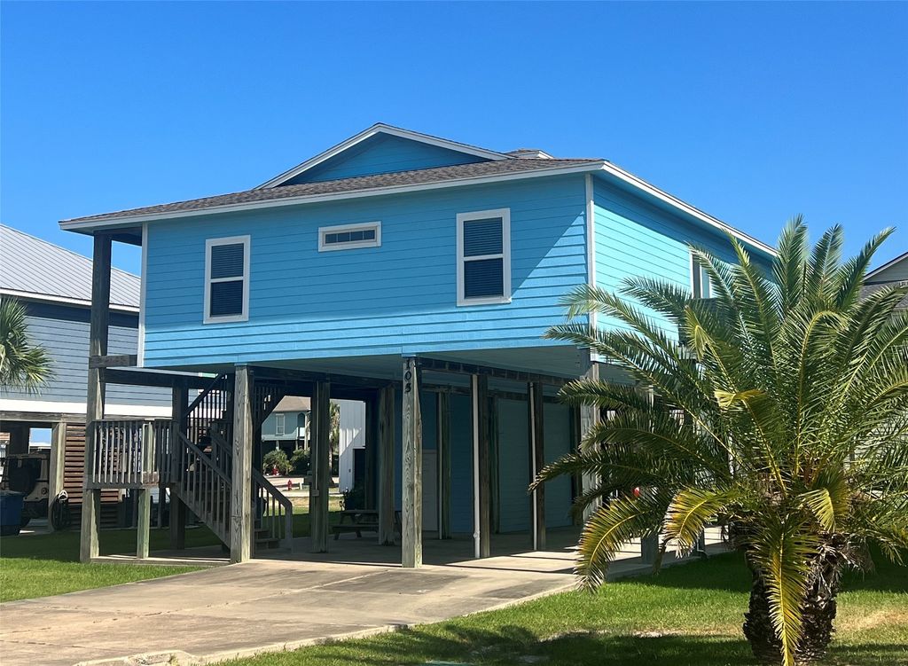 105 Pelican Street, Port O'Connor