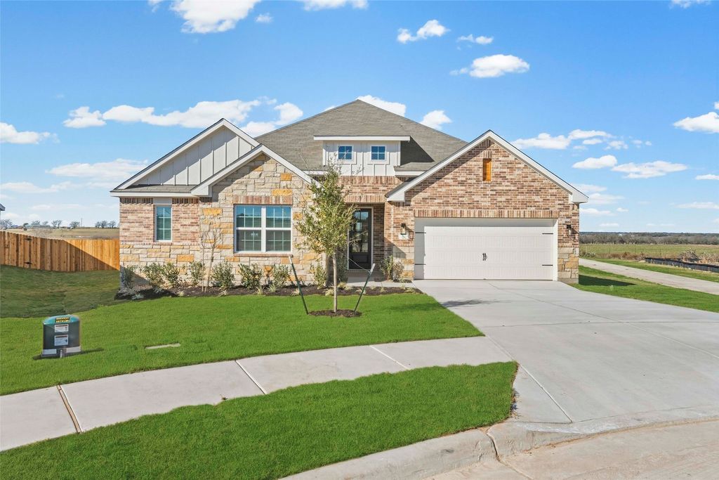 521 W Luna Blue Lane, Jarrell