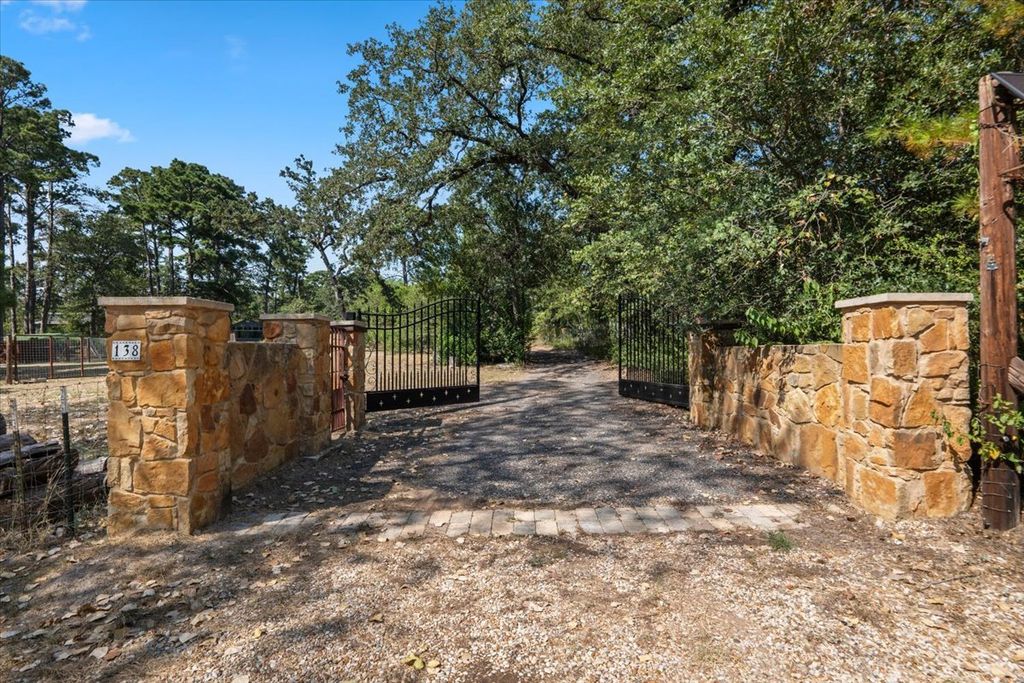 138 Forest Lane, Bastrop