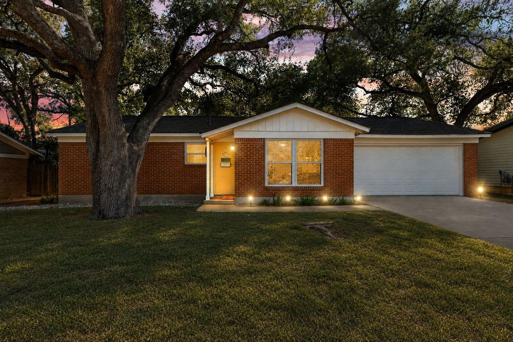 2003 Fair Oaks Drive, Austin