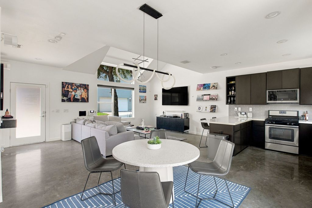 301 W Stassney Lane 5, Austin
