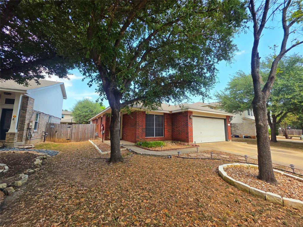 15528 Miss Adriennes Path, Pflugerville