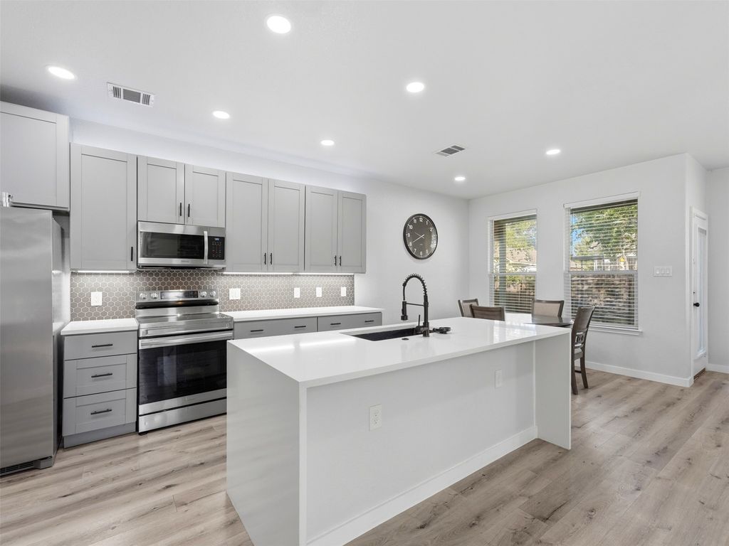164 Caddis Cove, Kyle
