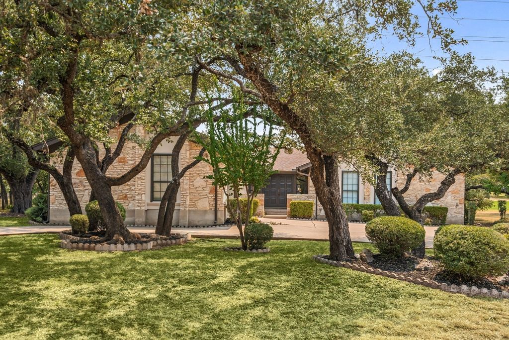 106 White Sands Drive, Lakeway