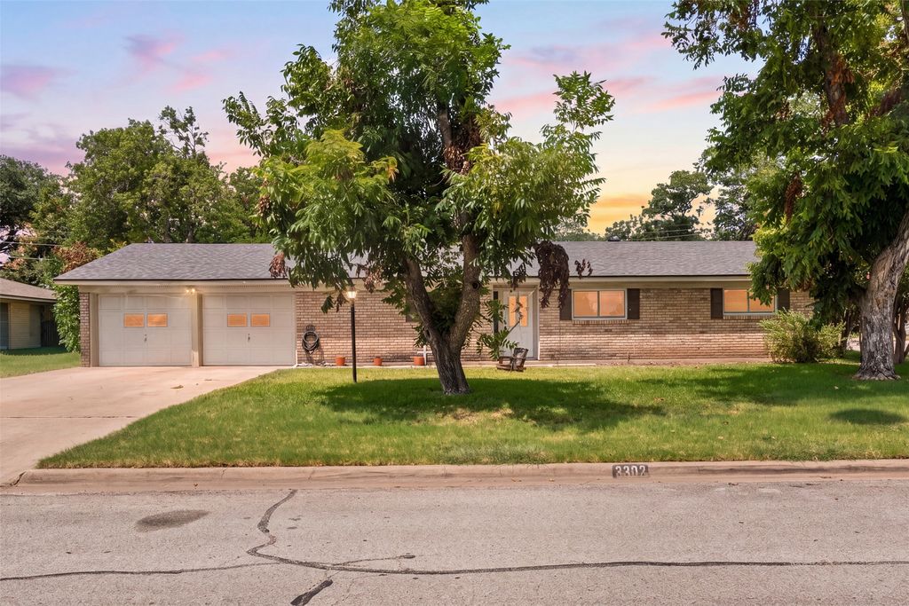 3302 Chisholm Trail, Temple