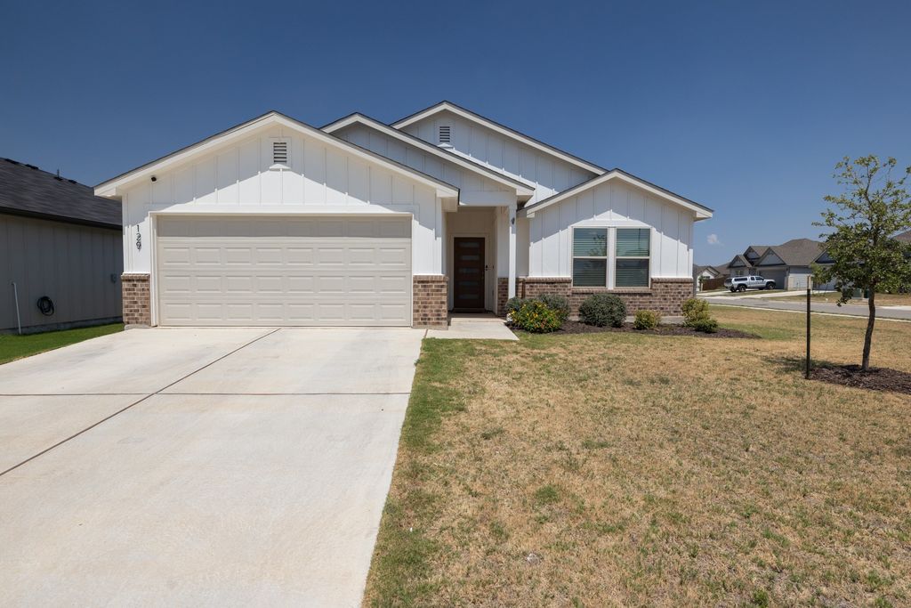 129 Maybelline Road, Jarrell
