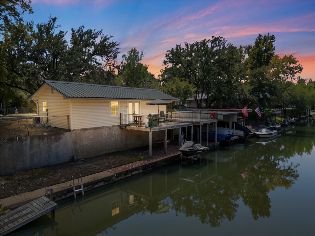 308 County Road 136b, Kingsland