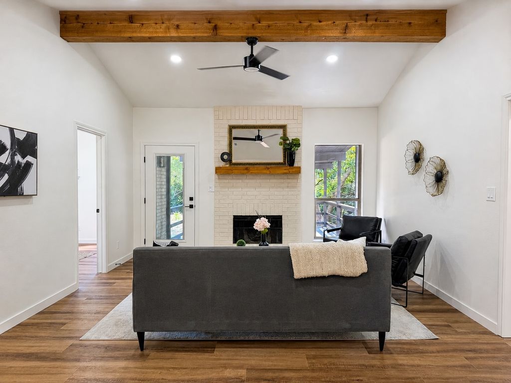1605 Century Oaks Drive, Lockhart