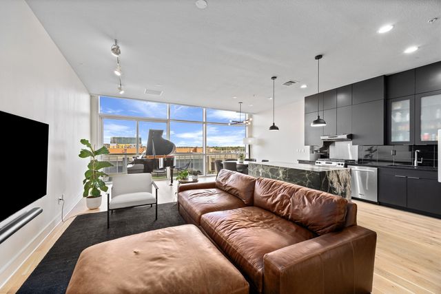 555 E 5th Street 521, Austin