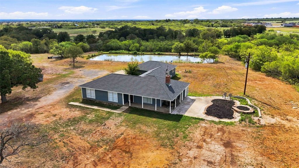 1871 Bridle Path Road, Luling