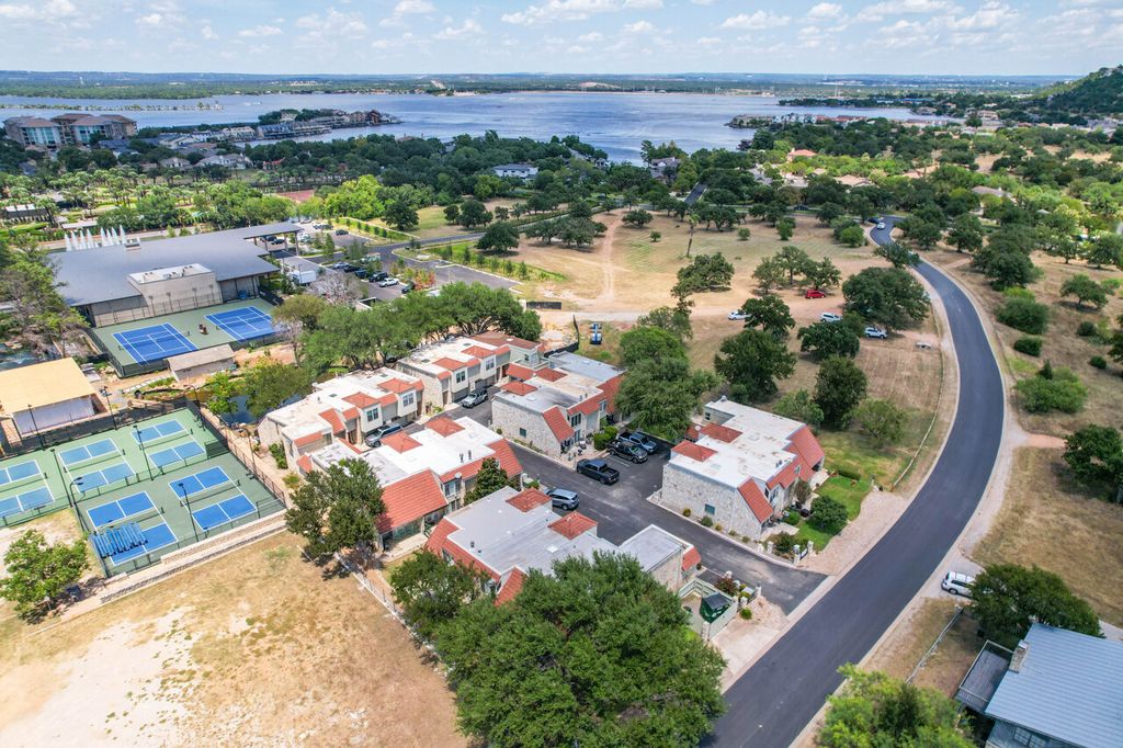 200 Free Rein 5, Horseshoe Bay