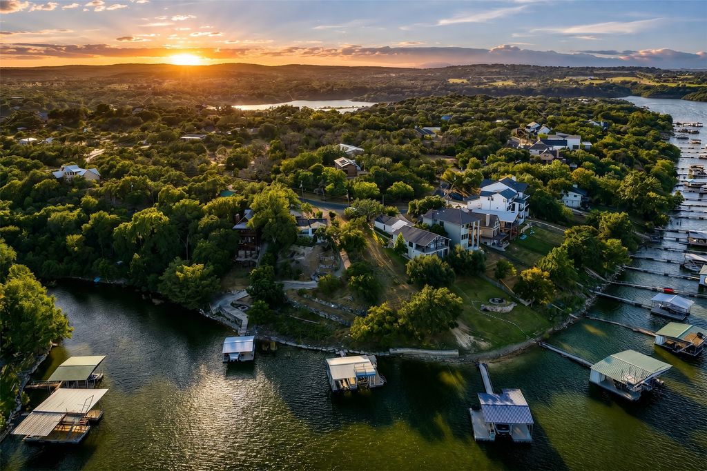 1201 Lake Shore Drive, Spicewood