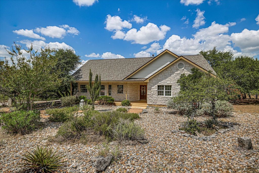 17 Falling Leaf Lane, Wimberley