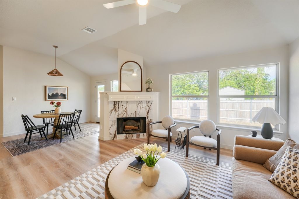 1012 N Railroad Avenue, Pflugerville