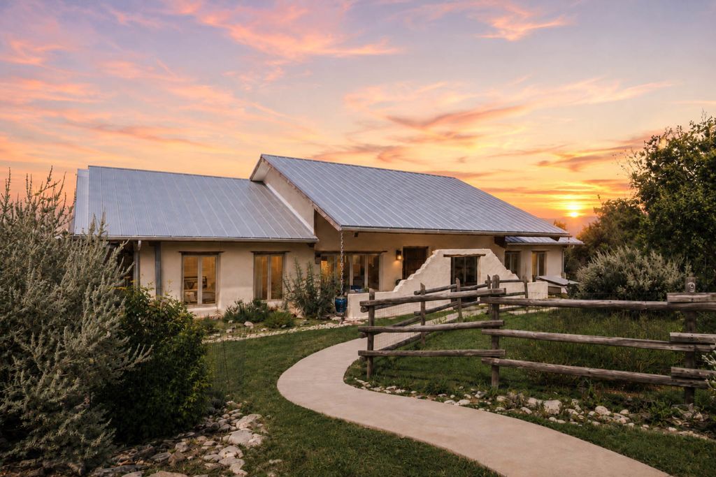 901 Old Red Ranch Road, Dripping Springs