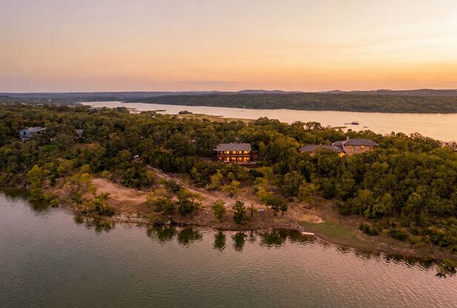 Lake Travis Real Estate - MLS # 4790344, Residential real estate for Sale in Camp Lewis, MLS Listings # 4790344