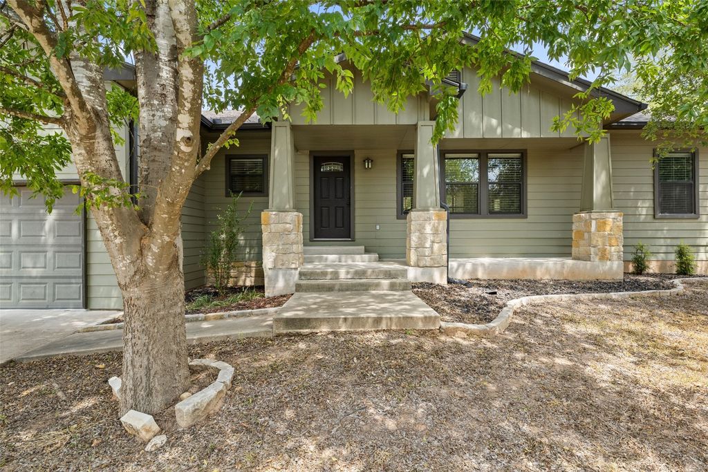 116 Laumaia Lane, Bastrop
