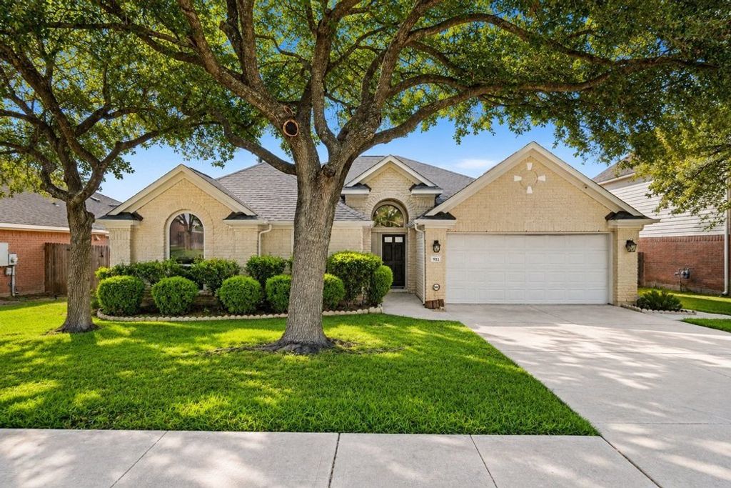 911 Indian Run Drive, Pflugerville