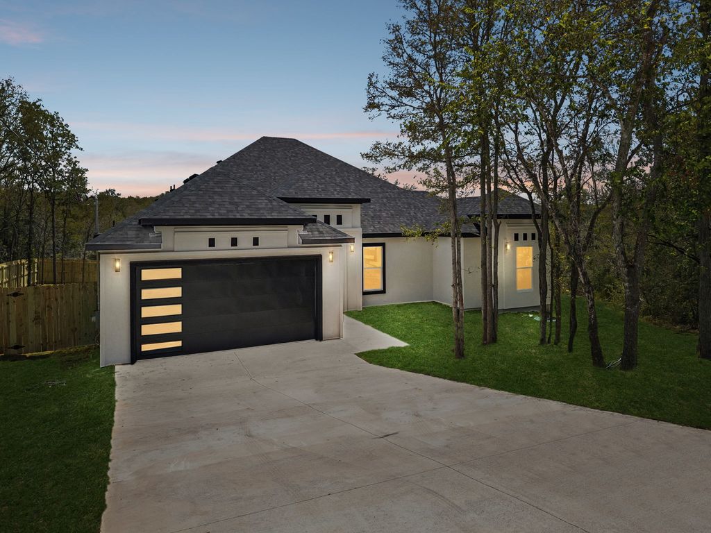 115 Diamond Head Drive, Bastrop