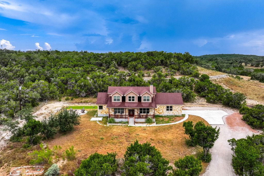 441 Eagle Lane, Fischer