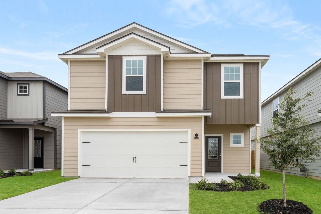 235 Surrey Oaks, Maxwell