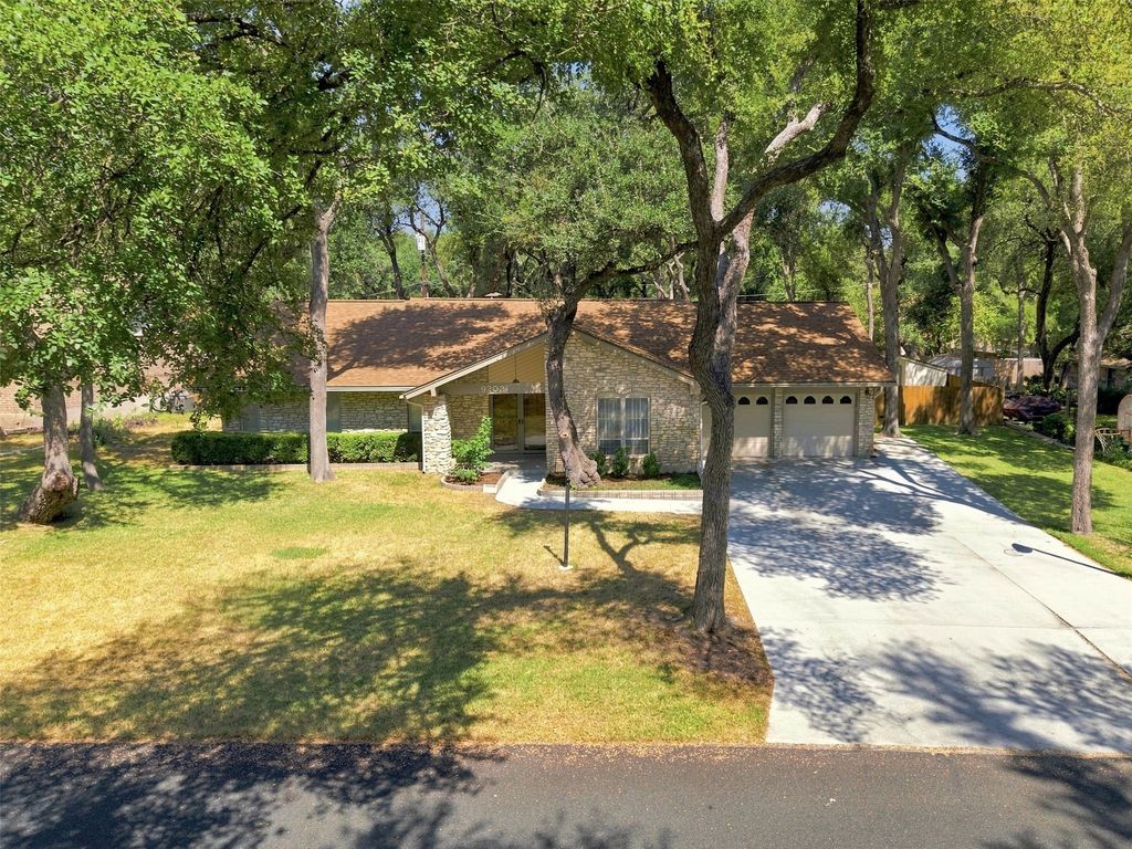 9202 Shady Oaks Drive, Austin