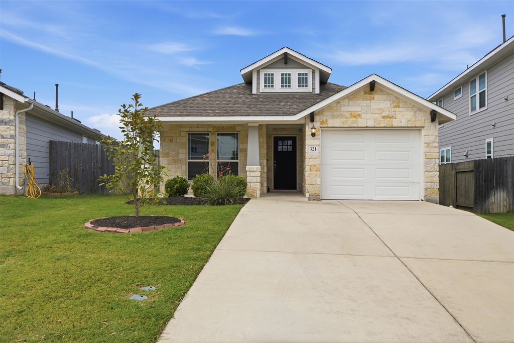 321 Gaida Loop, Georgetown