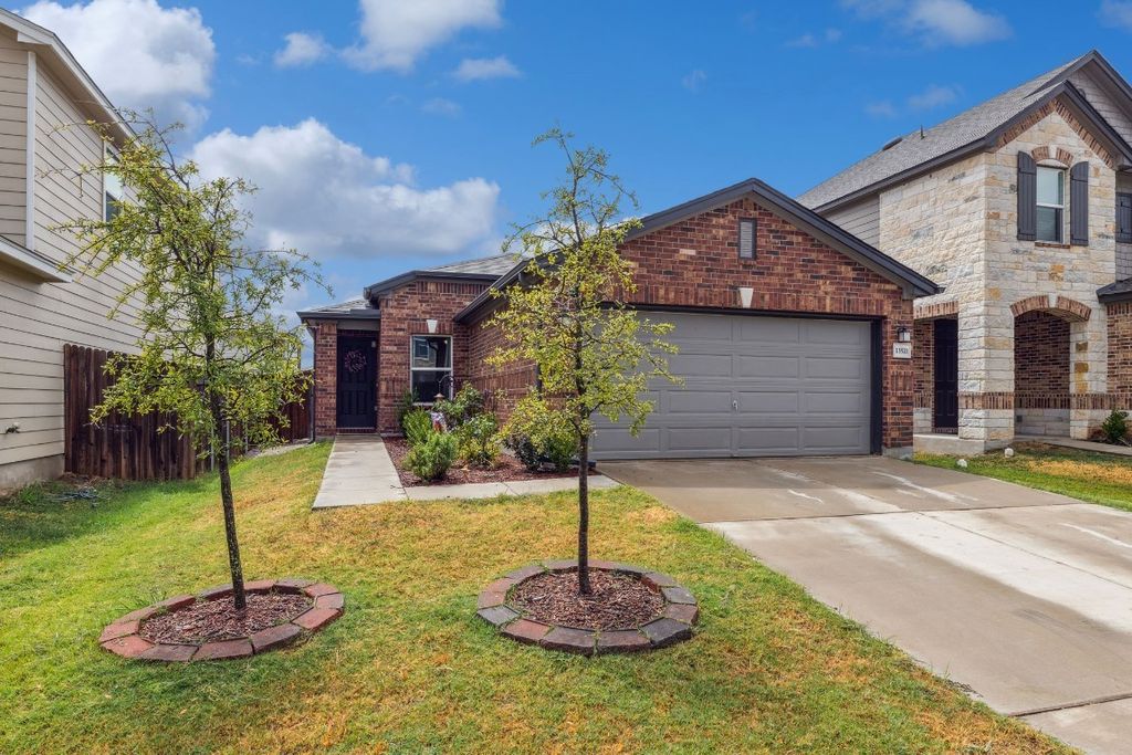 13521 Abigail Adams Street, Manor