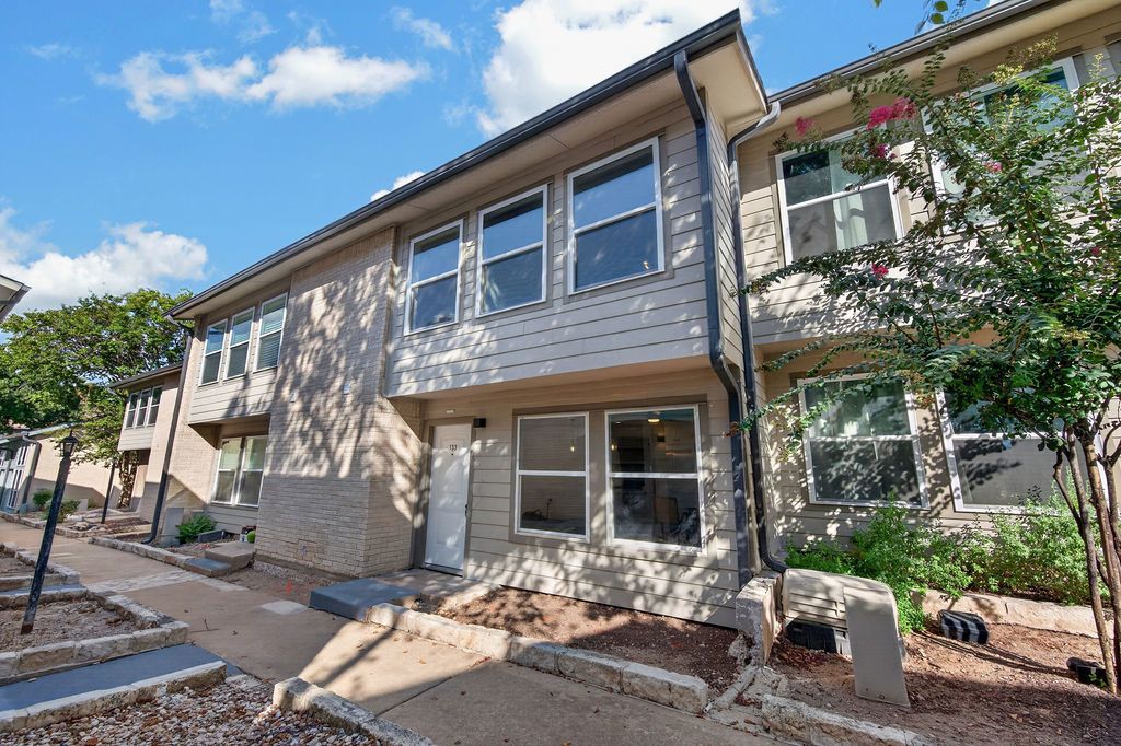2124 Burton Drive 133, Austin
