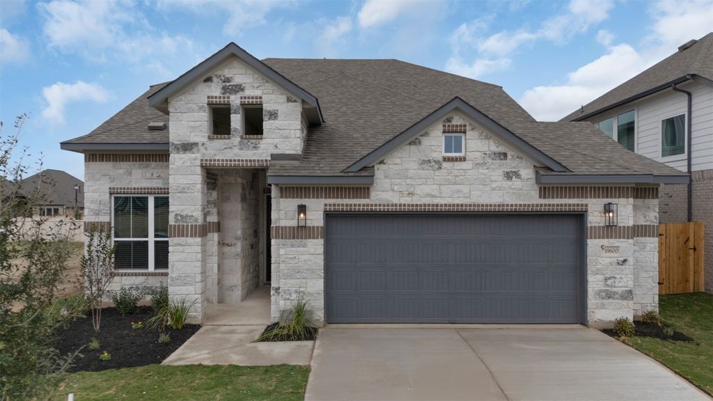 1032 Stonehill Drive, Georgetown
