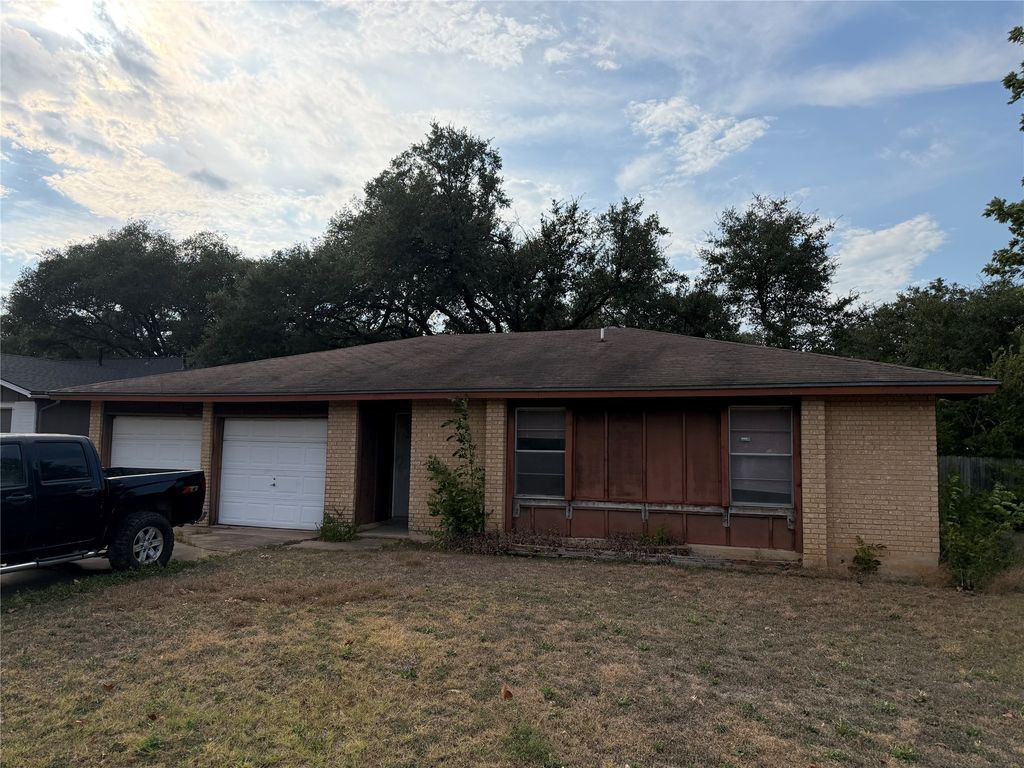 7704 Woodcroft Drive, Austin