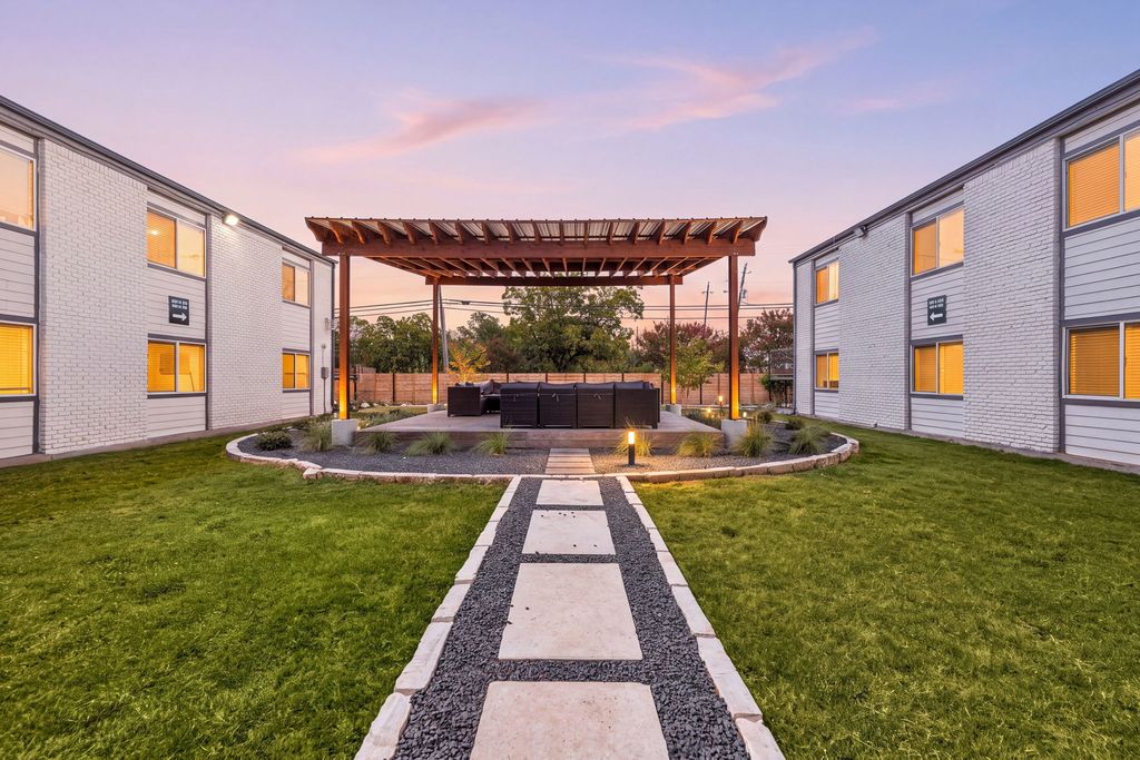 1200 E 52nd Street 209, Austin