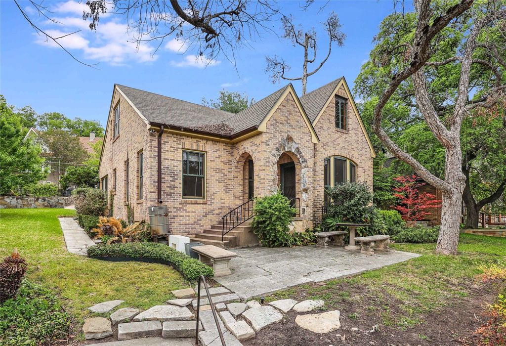 2206 Parkway, Austin