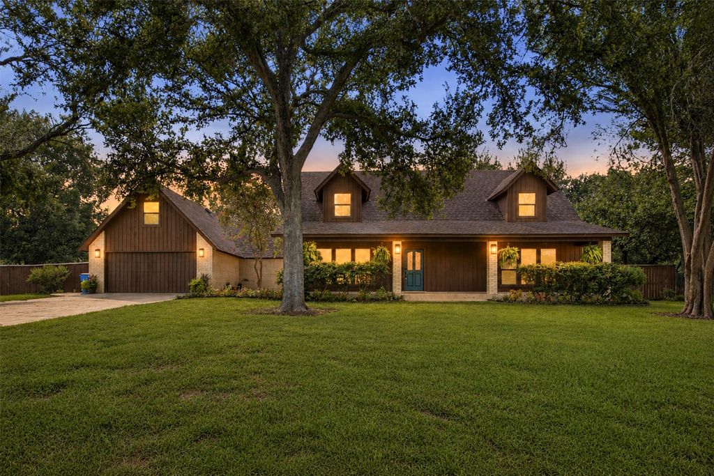 221 Montwood, Seguin