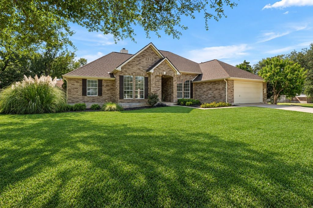 819 Blue Spring Circle, Round Rock