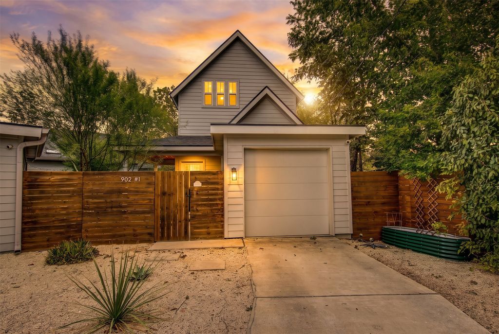 902 Plateau Circle 1, Austin