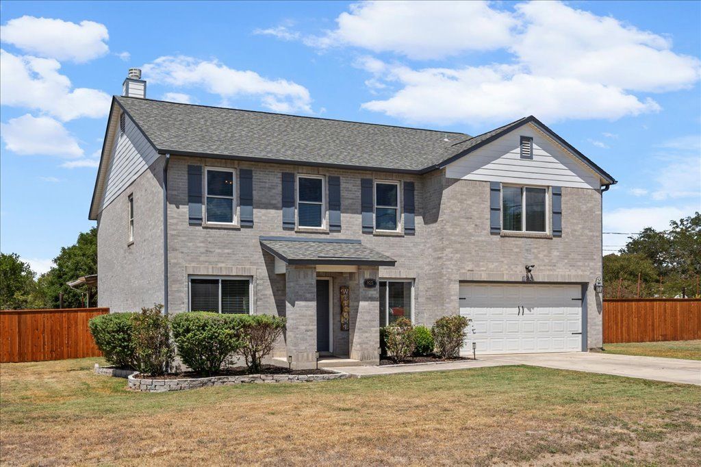 821 Bella Vista Circle, Kyle