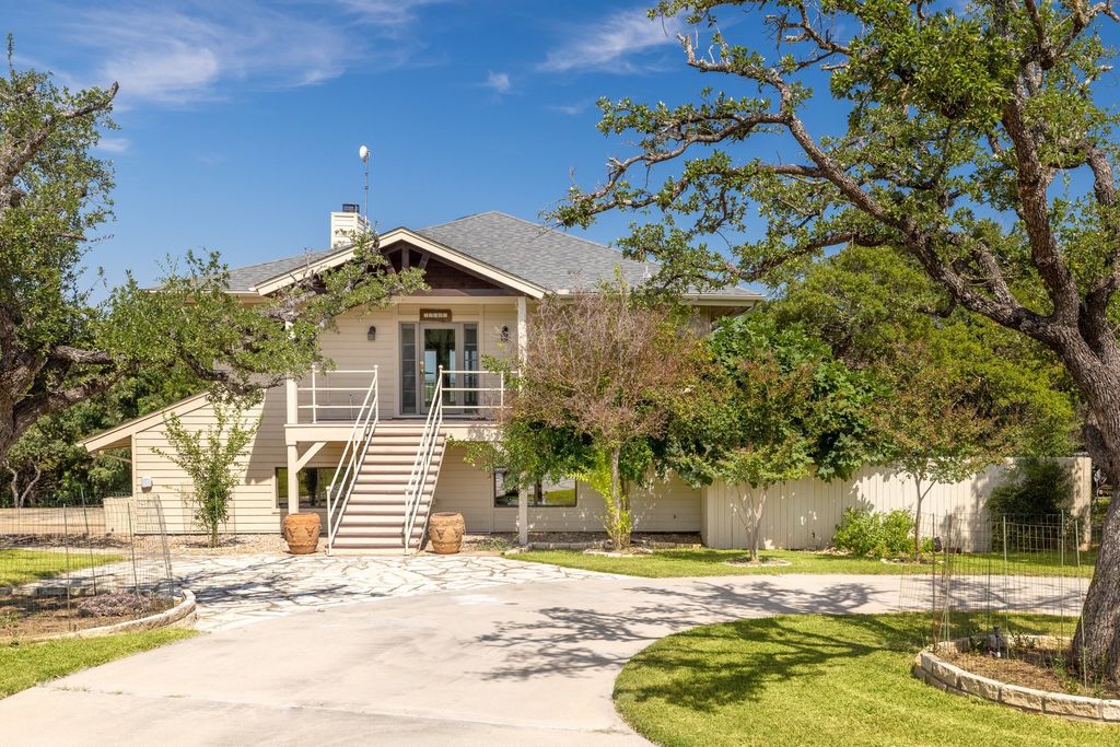 313 Kendall Drive, Spicewood