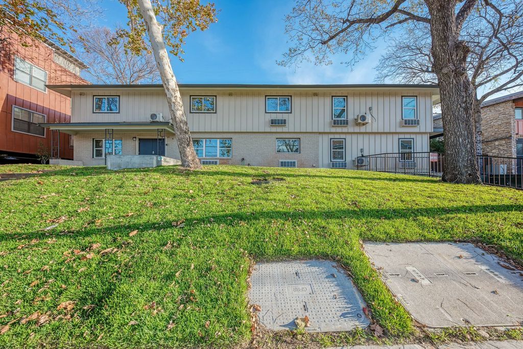 306 E 30 Street 202, Austin