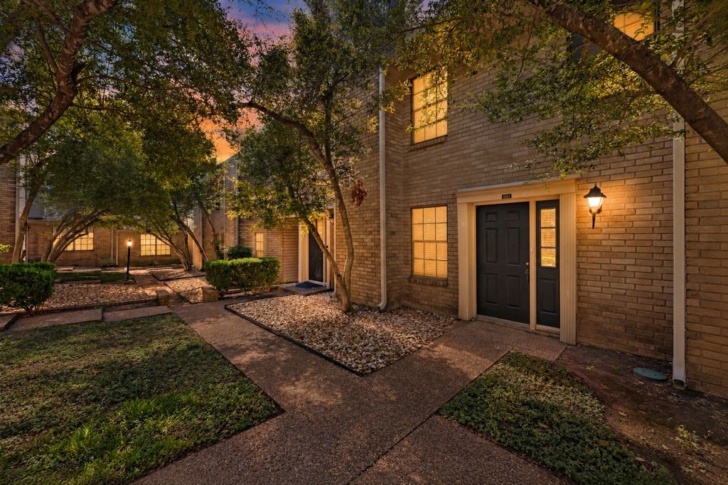 8400 Jamestown Drive 426, Austin