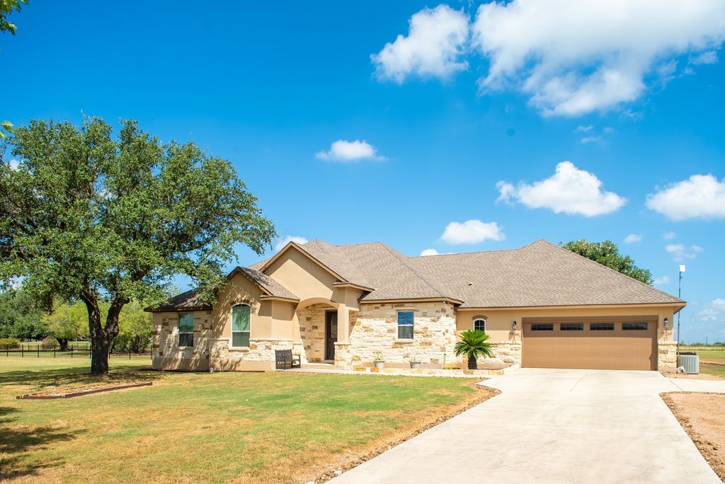 156 Private Road 4666 Drive, Castroville