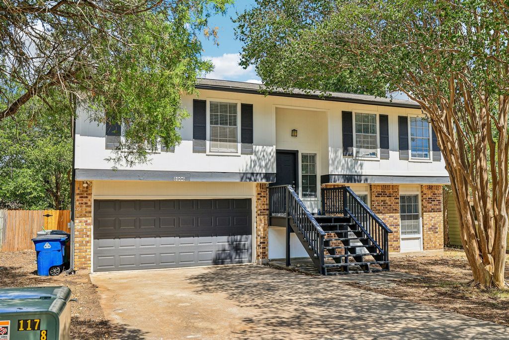 2006 Lear Lane, Austin