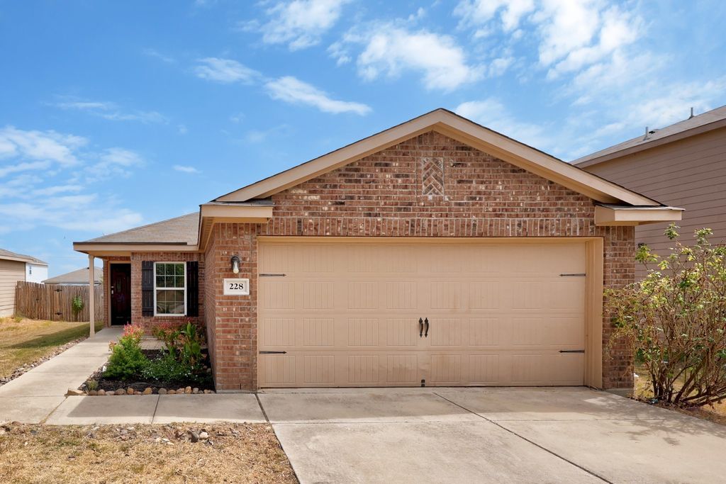 228 Millers Loop, Jarrell