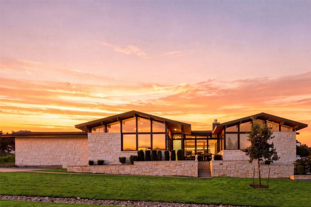 206 Waters View Court, Dripping Springs