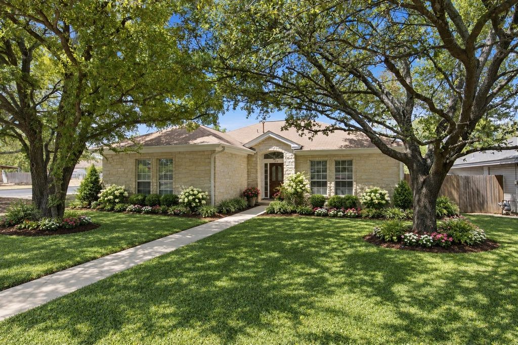 312 Debora Drive, Georgetown